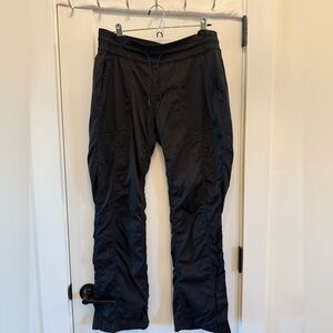 Women’s North Face Active Black Pants. Super comfy!! Size XL